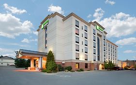 Holiday Inn Express & Suites Bloomington By Ihg